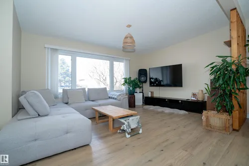 7807 132 AV NW, Edmonton - $450,000