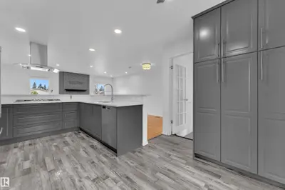 Interior photo 1 of 