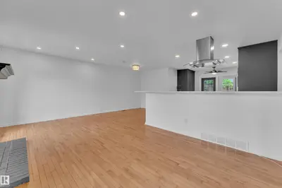 Interior photo 2 of 