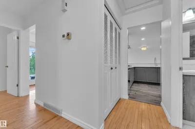 Interior photo 3 of 