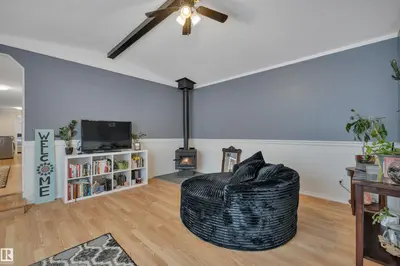 Interior photo 1 of 140 Evergreen PA NW
