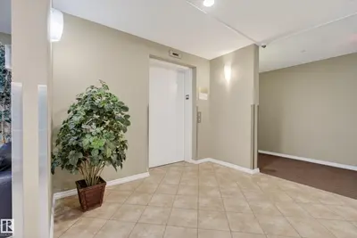 Interior photo 4 of #414 5951 165 AV NW