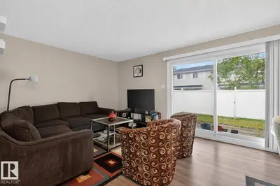 Interior photo 2 of 11368 139 AV NW