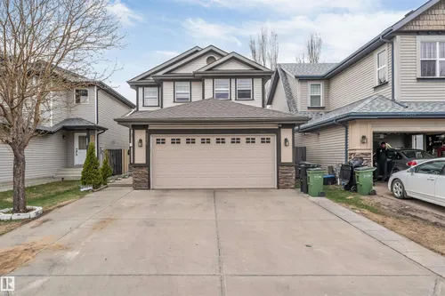 3236 26 AV NW, Edmonton - $565,000
