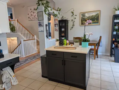 Interior photo 3 of 1113 HERMITAGE RD NW