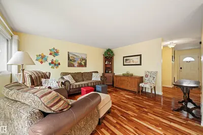 Interior photo 2 of 31 Royal RD NW