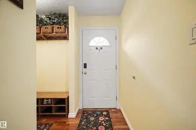 Interior photo 1 of 31 Royal RD NW