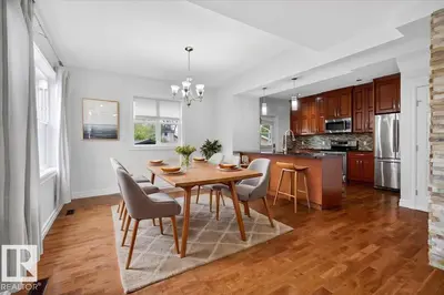 Interior photo 3 of 10958 88 AV NW