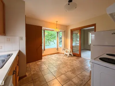 Interior photo 2 of 
