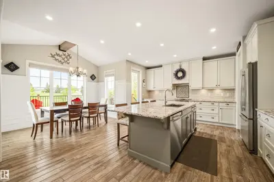 Interior photo 3 of 127 ROSEMOUNT CO