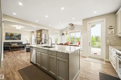 Interior photo 1 of 127 ROSEMOUNT CO