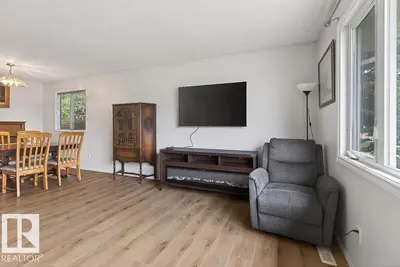 Interior photo 4 of 123 GRANDIN DR