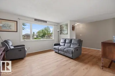 Interior photo 3 of 123 GRANDIN DR