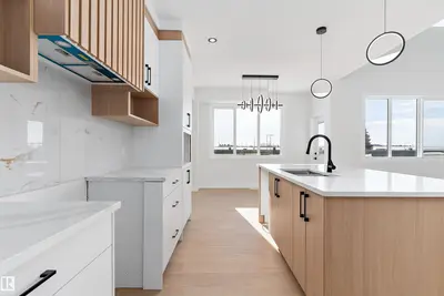 Interior photo 3 of 34 ASTORIA PL