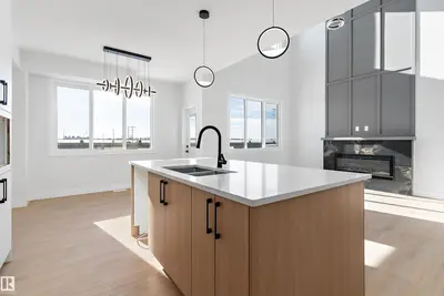 Interior photo 2 of 34 ASTORIA PL