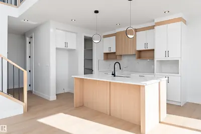 Interior photo 4 of 34 ASTORIA PL