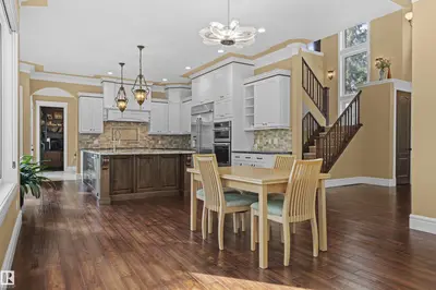 Interior photo 2 of 116 WINDERMERE CR NW