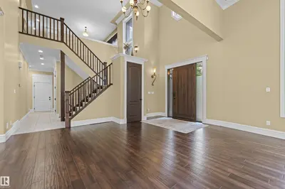 Interior photo 1 of 116 WINDERMERE CR NW