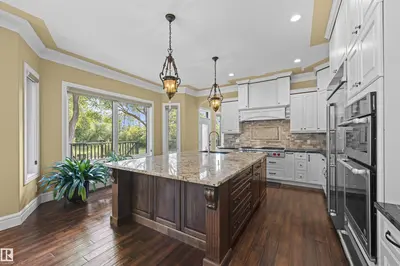 Interior photo 4 of 116 WINDERMERE CR NW