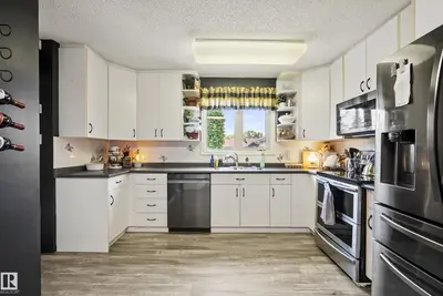 Interior photo 4 of 4304 42 AV