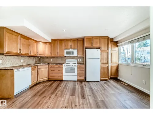 3139 109 ST NW, Edmonton - $298,700