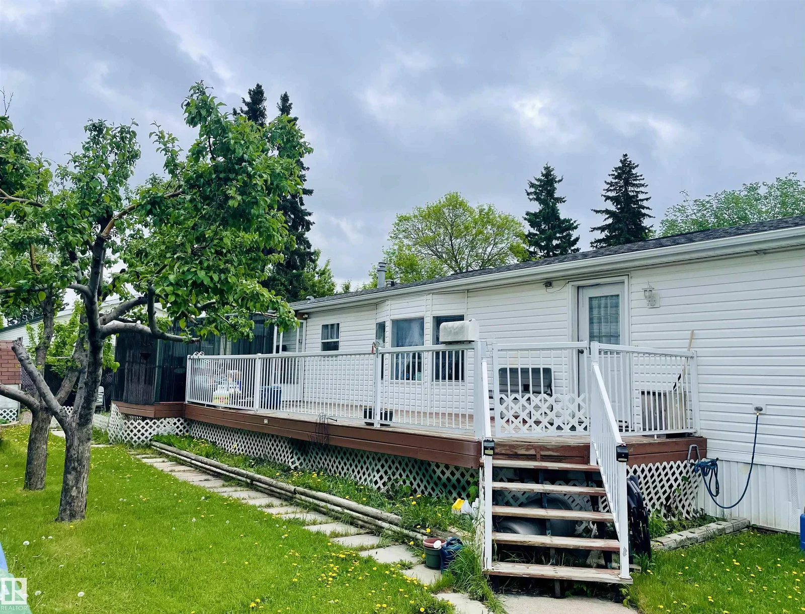 73 Willow Park Estates, Leduc - 3 bedroom Single Family Residence for sale