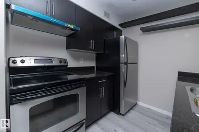 Interior photo 4 of #108 530 WATT BV SW