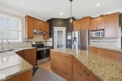 Interior photo 4 of 423 FORREST DR