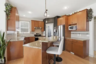 Interior photo 2 of 423 FORREST DR