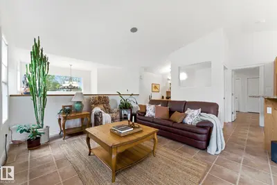 Interior photo 2 of 843 Oakland PL