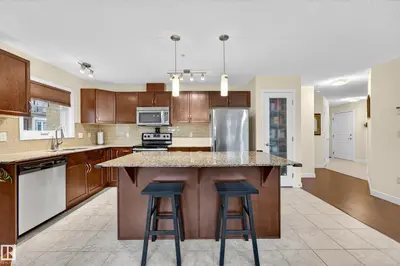 Interior photo 4 of #207 2045 GRANTHAM CO NW