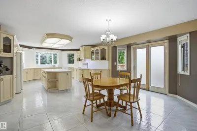 Interior photo 4 of 521 ESTATE DR