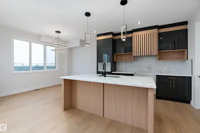 Interior photo 4 of 38 ASTORIA PL