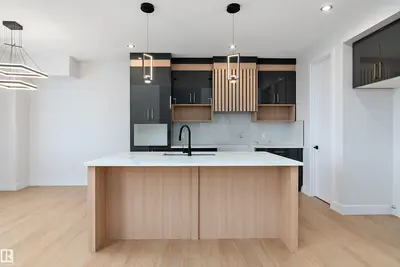 Interior photo 3 of 38 ASTORIA PL