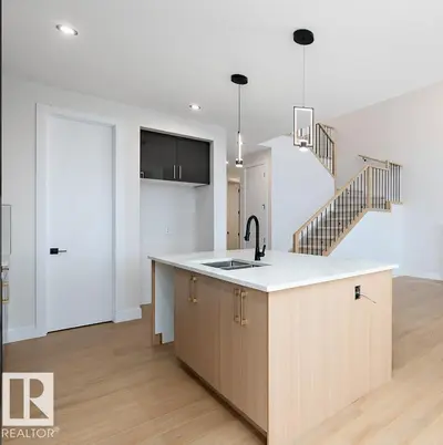 Interior photo 1 of 38 ASTORIA PL