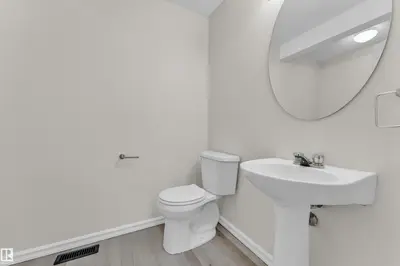 Interior photo 3 of 2912 31 STREET NW