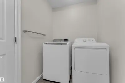 Interior photo 4 of 2912 31 STREET NW