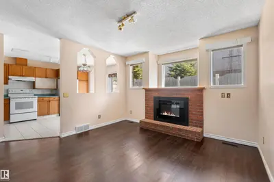 Interior photo 3 of #5 20 DEERBOURNE DR