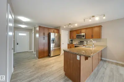 Interior photo 1 of 501 CHAPPELLE DR SW