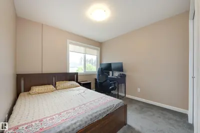 Interior photo 2 of 501 CHAPPELLE DR SW