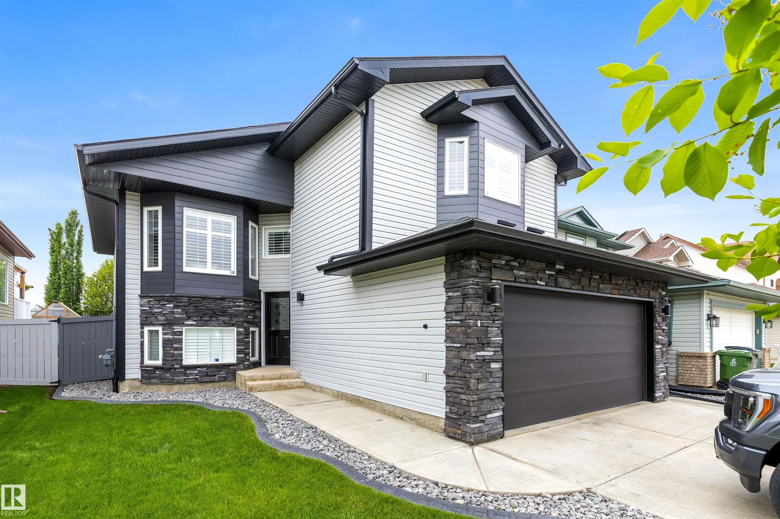 8008 97 ST, Morinville - 3 bedroom Detached Single Family for sale