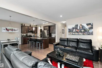 Interior photo 4 of 1035 158 ST SW