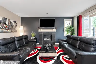 Interior photo 2 of 1035 158 ST SW