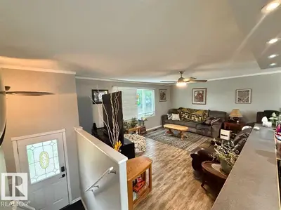Interior photo 4 of 229 PARKVIEW DR