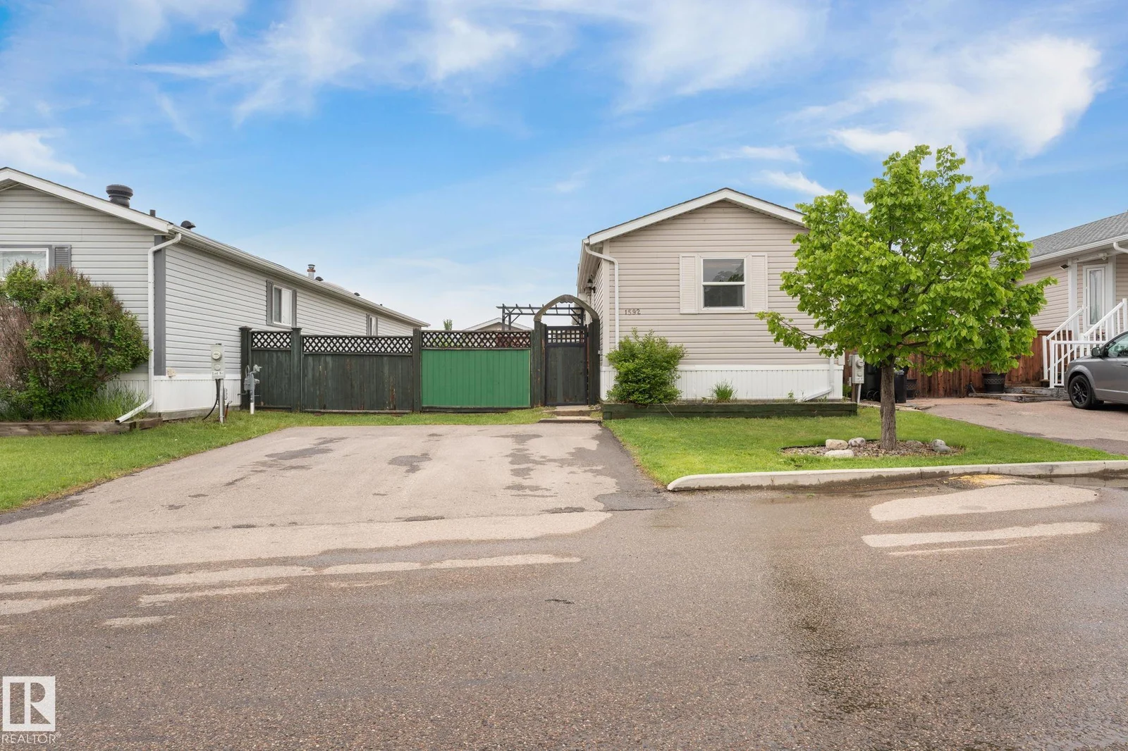 1592 Jubilee DR, Sherwood Park - 1 bedroom Single Family Residence for sale