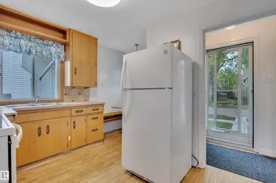 Interior photo 2 of 9546 91 ST NW