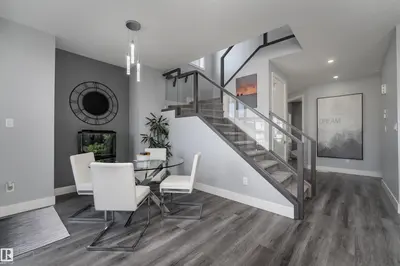 Interior photo 3 of 18 KIWYCK LI