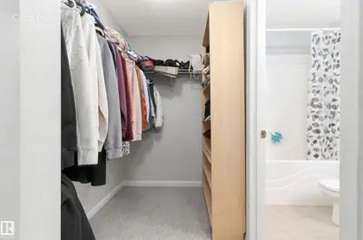 Interior photo 3 of #418 4310 33 ST