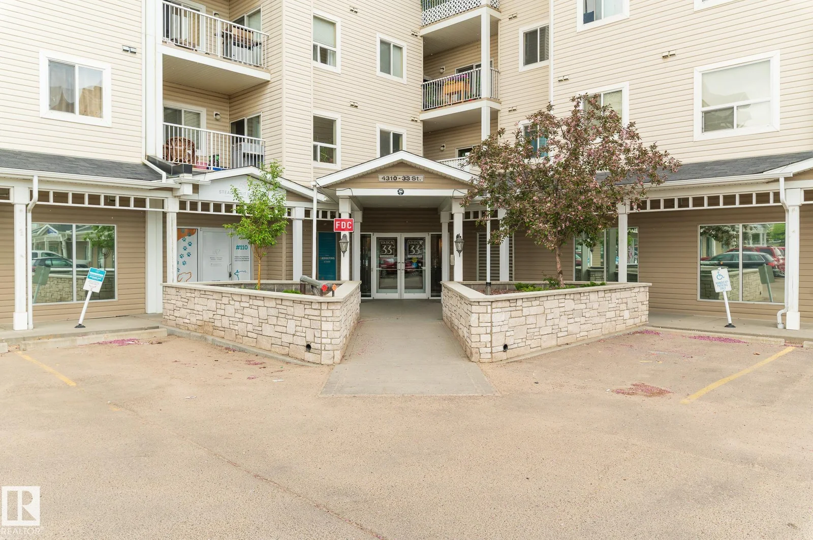 #418 4310 33 ST, Stony Plain - 2 bedroom Apartment for sale