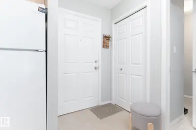 Interior photo 1 of #418 4310 33 ST